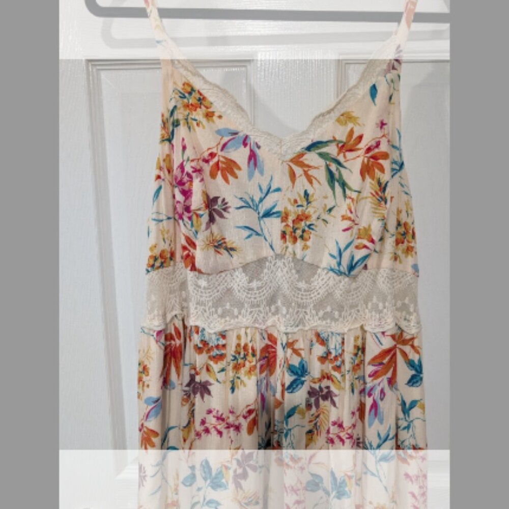 Torrid Carrie Floral Lace Inset Maxi Dress in Size 2 (18/20) - Picture 5 of 15